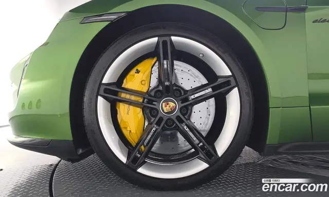 Porsche Taycan 2021 0.1 АКПП, миниатюра 4