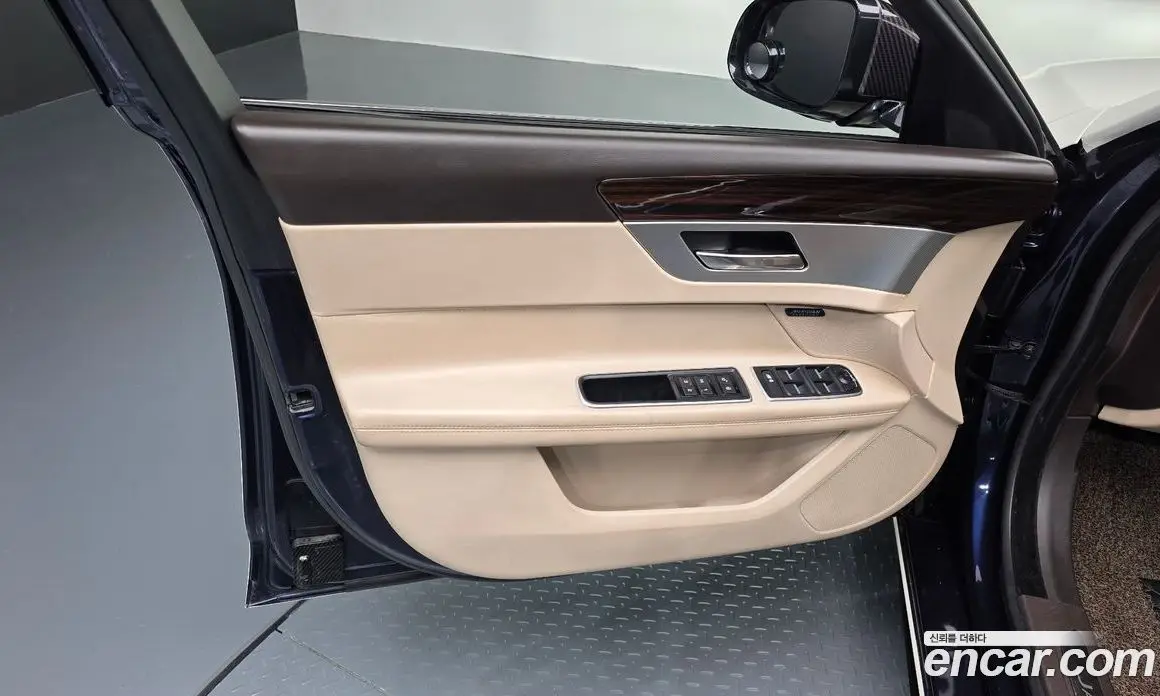 Jaguar XF 2017 2.0 АКПП, фото 13