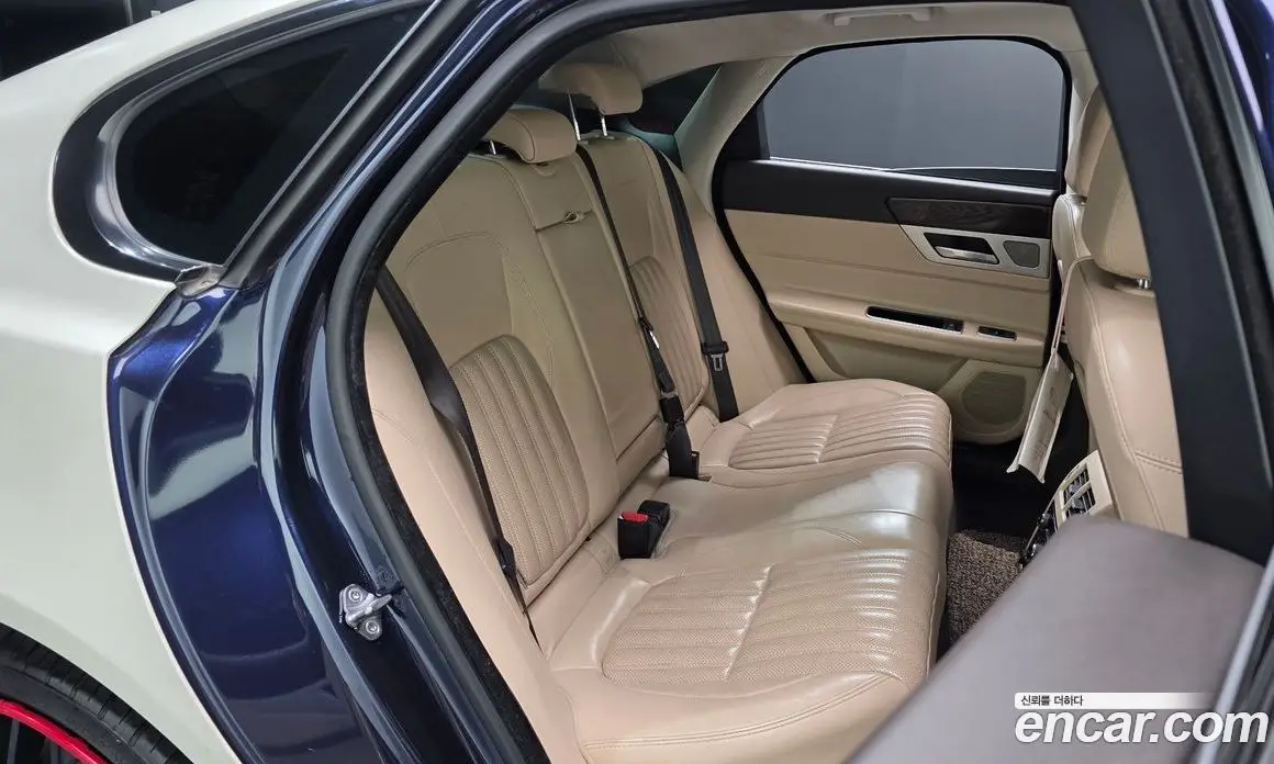 Jaguar XF 2017 2.0 АКПП, фото 16