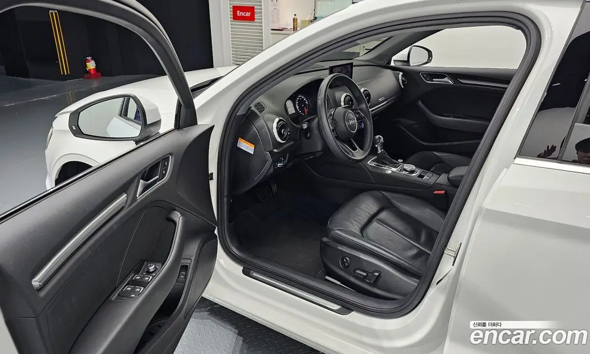 Audi A3 2018 2.0 АКПП, фото 12