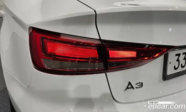 Audi A3 2018 2.0 АКПП, миниатюра 8