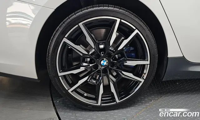 BMW 8 серия 2023 4.4 АКПП, миниатюра 5 BMW 8 серия 2023 4.4 АКПП, миниатюра 5