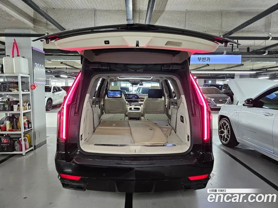 Cadillac Escalade 2022 6.2 АКПП, фото 3
