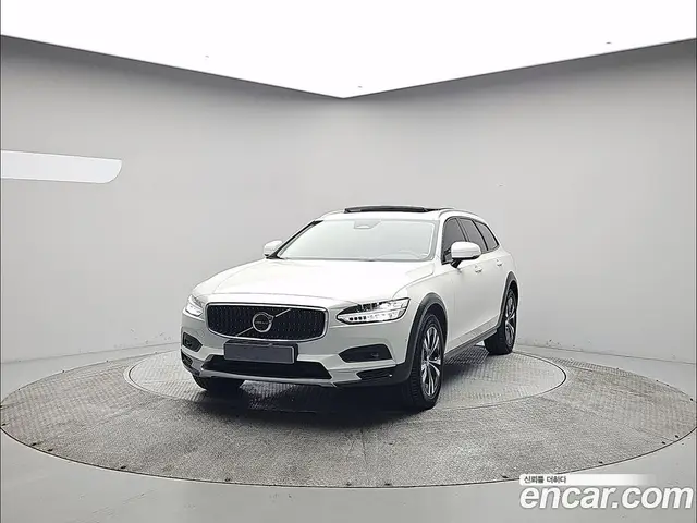 Volvo V90, 2025, 9 564 км