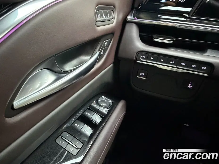 Cadillac Escalade 2023 6.2 АКПП, фото 17
