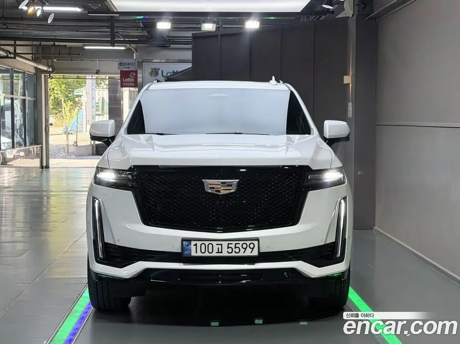 Cadillac Escalade 2023 6.2 АКПП, фото 3