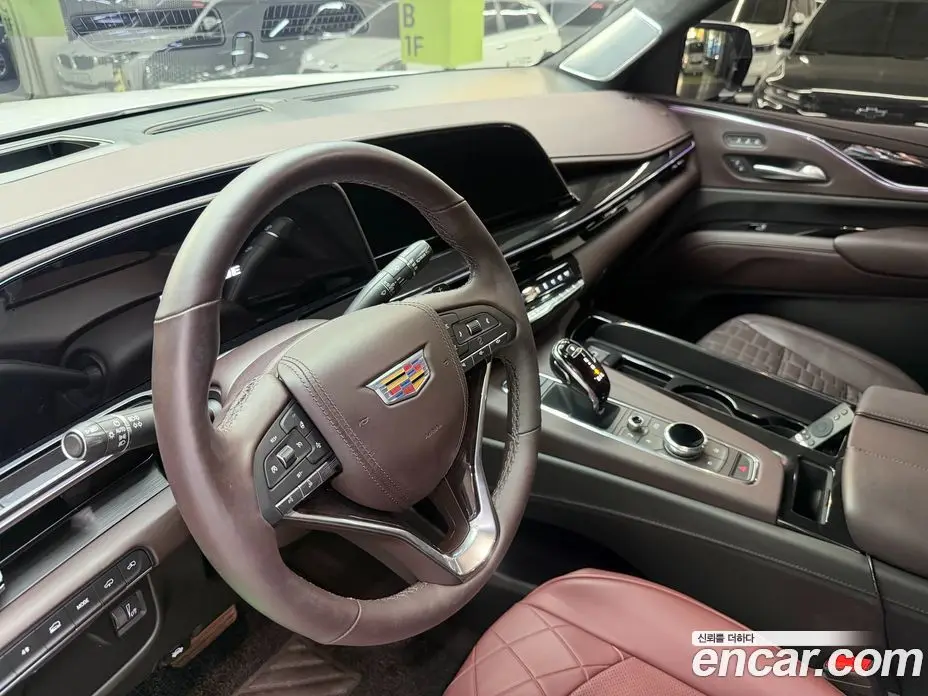 Cadillac Escalade 2023 6.2 АКПП, фото 10