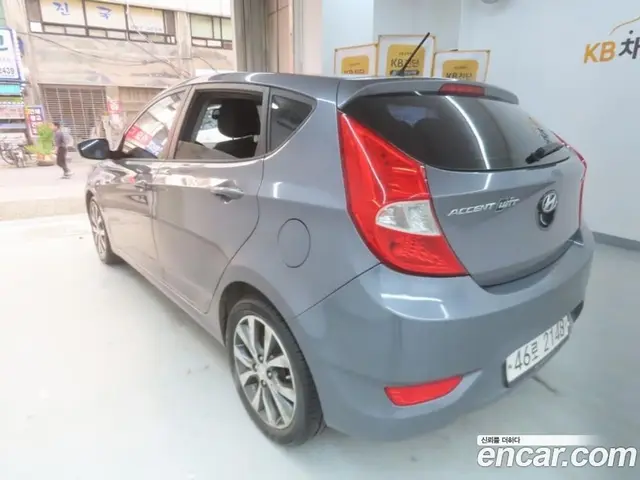 Hyundai Accent 2013 1.6 АКПП, миниатюра 3 Hyundai Accent 2013 1.6 АКПП, миниатюра 3