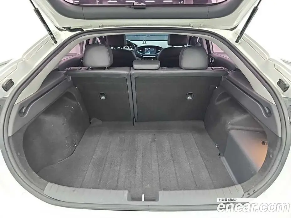 Hyundai Ioniq 2016 1.6 АКПП, фото 17