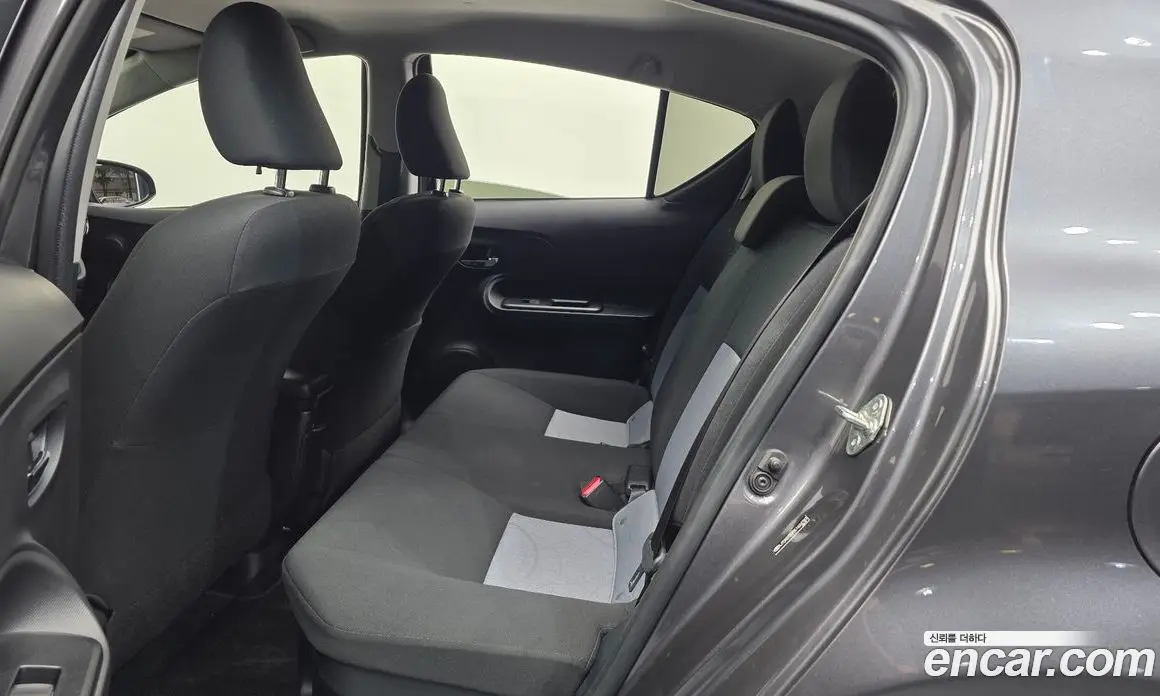Toyota Prius 2018 1.5 АКПП, фото 18