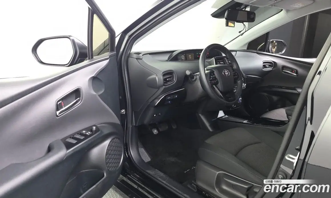 Toyota Prius 2021 1.8 АКПП, фото 13