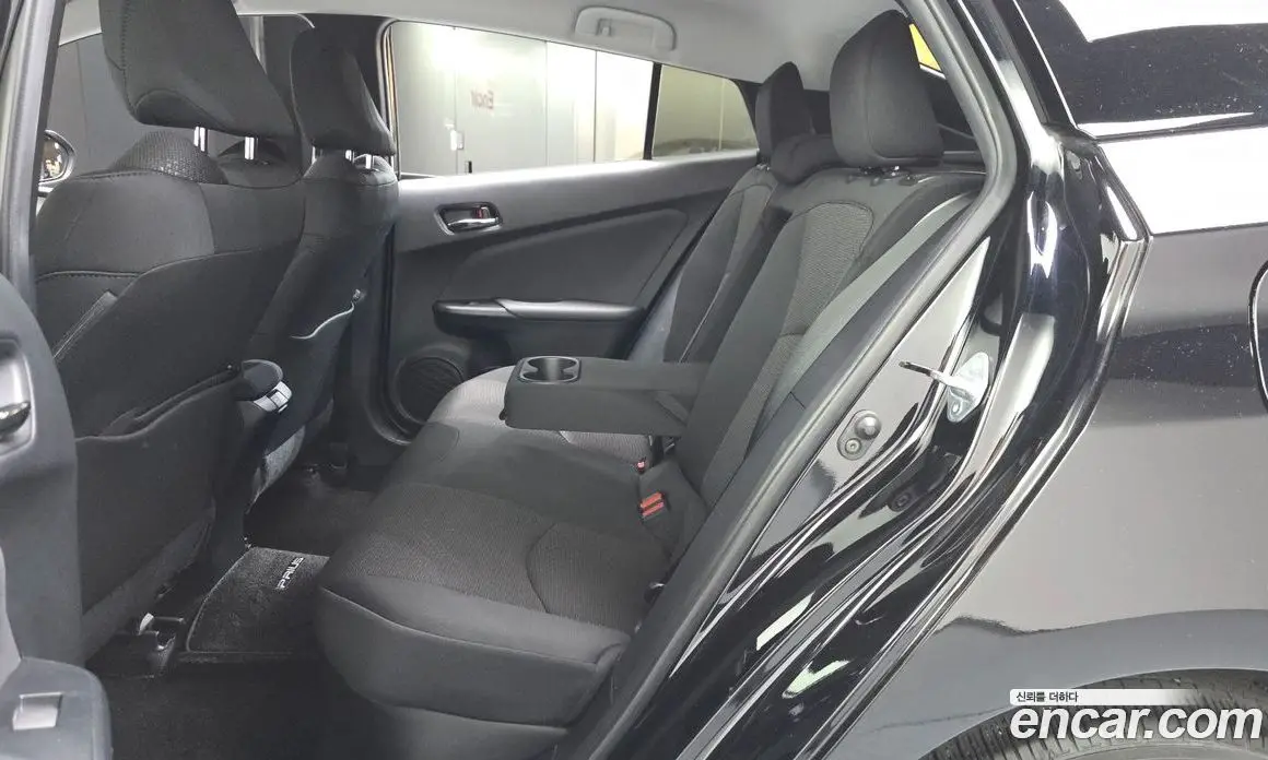 Toyota Prius 2021 1.8 АКПП, фото 16