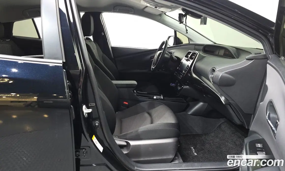 Toyota Prius 2021 1.8 АКПП, фото 17
