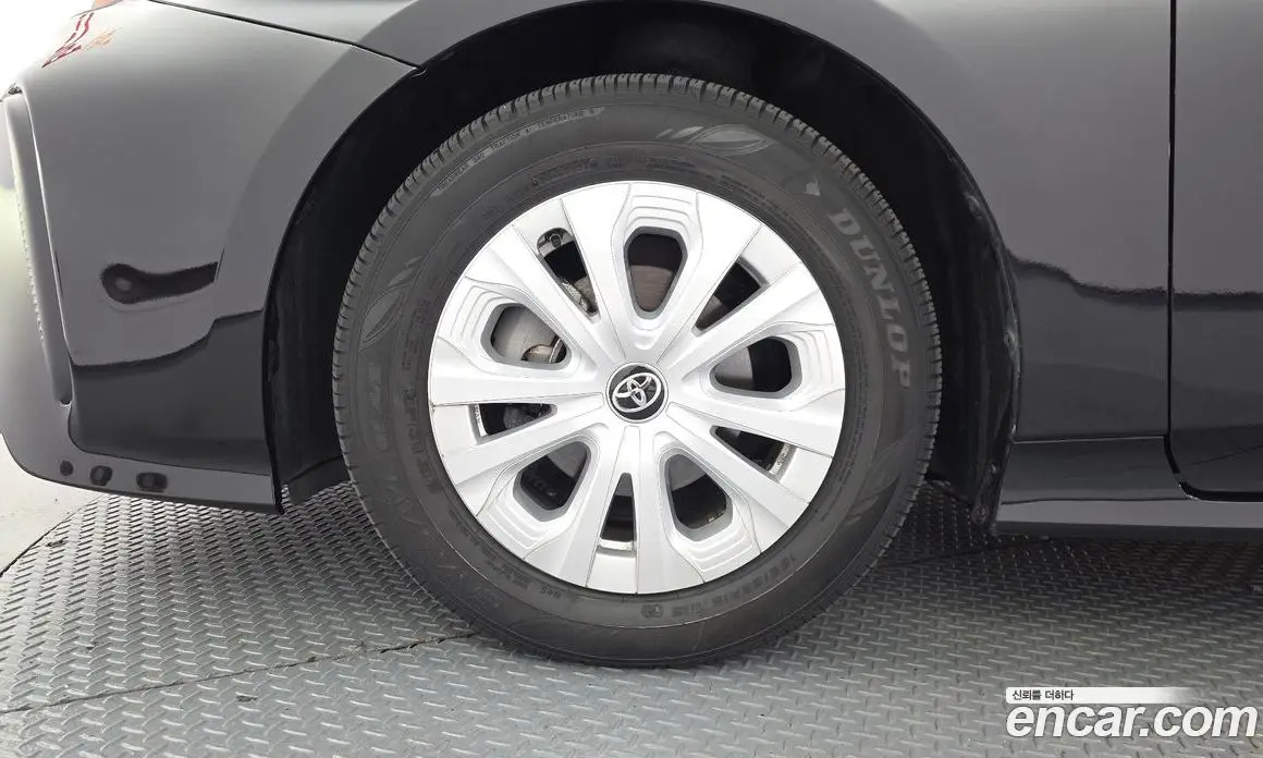 Toyota Prius 2021 1.8 АКПП, фото 5