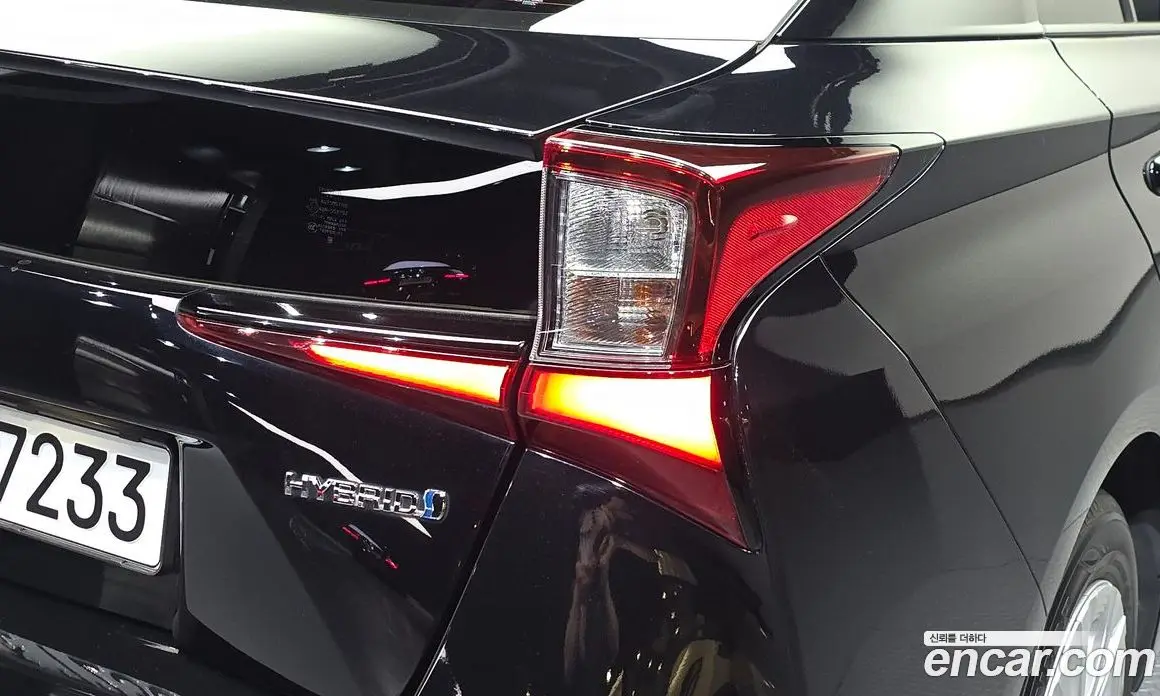 Toyota Prius 2021 1.8 АКПП, фото 9