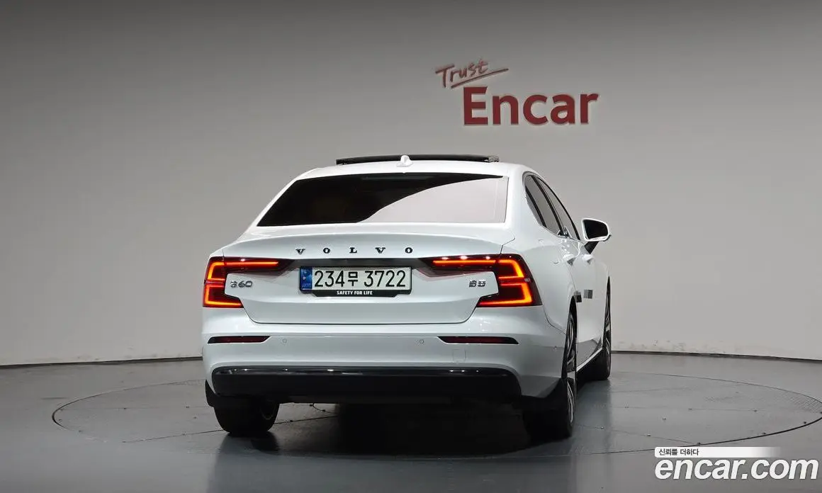 Volvo S60 2023 2.0 АКПП, фото 3