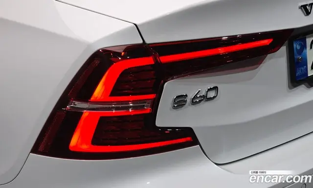 Volvo S60 2023 2.0 АКПП, миниатюра 8