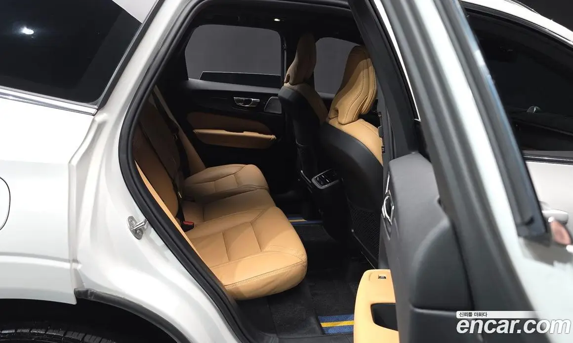 Volvo XC60 2024 2.0 АКПП, фото 12