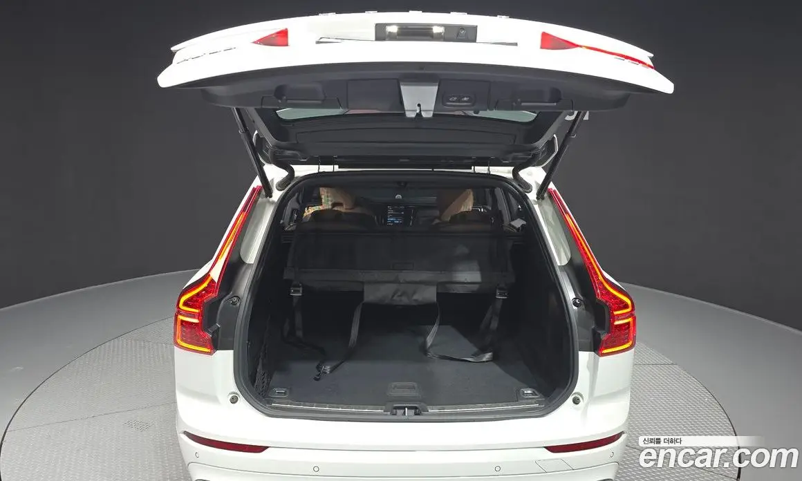 Volvo XC60 2024 2.0 АКПП, фото 20