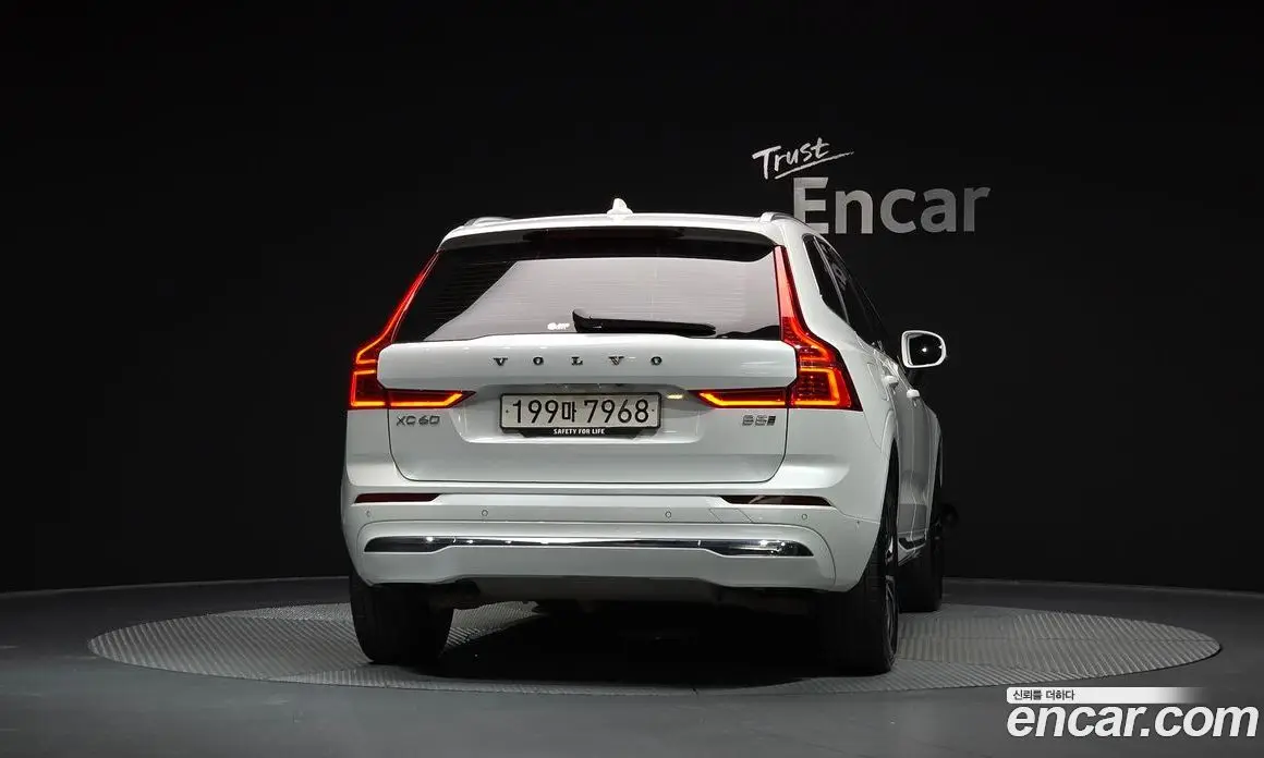 Volvo XC60 2024 2.0 АКПП, фото 4