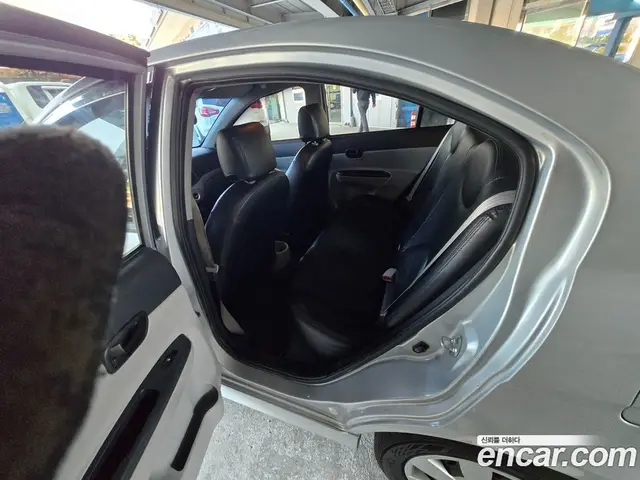 Hyundai Verna 2010 1.5 АКПП, миниатюра 11