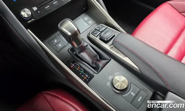 Lexus IS 2018 2.0 АКПП, миниатюра 9 Lexus IS 2018 2.0 АКПП, миниатюра 9