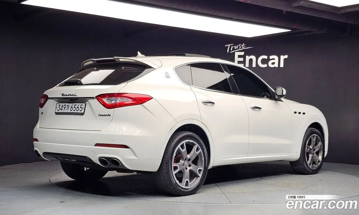 Maserati Levante 2017 3.0 АКПП, фото 2 Maserati Levante 2017 3.0 АКПП, фото 2