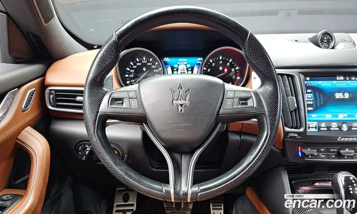 Maserati Levante 2017 3.0 АКПП, фото 13 Maserati Levante 2017 3.0 АКПП, фото 13
