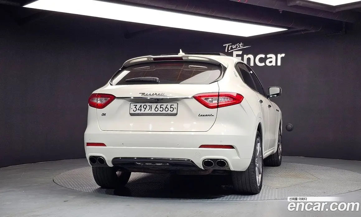 Maserati Levante 2017 3.0 АКПП, фото 4 Maserati Levante 2017 3.0 АКПП, фото 4