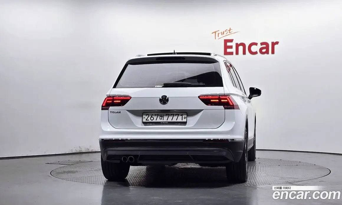 Volkswagen Tiguan 2020 2.0 АКПП, фото 3