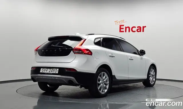 Volvo V40, 2017, 75 411 км