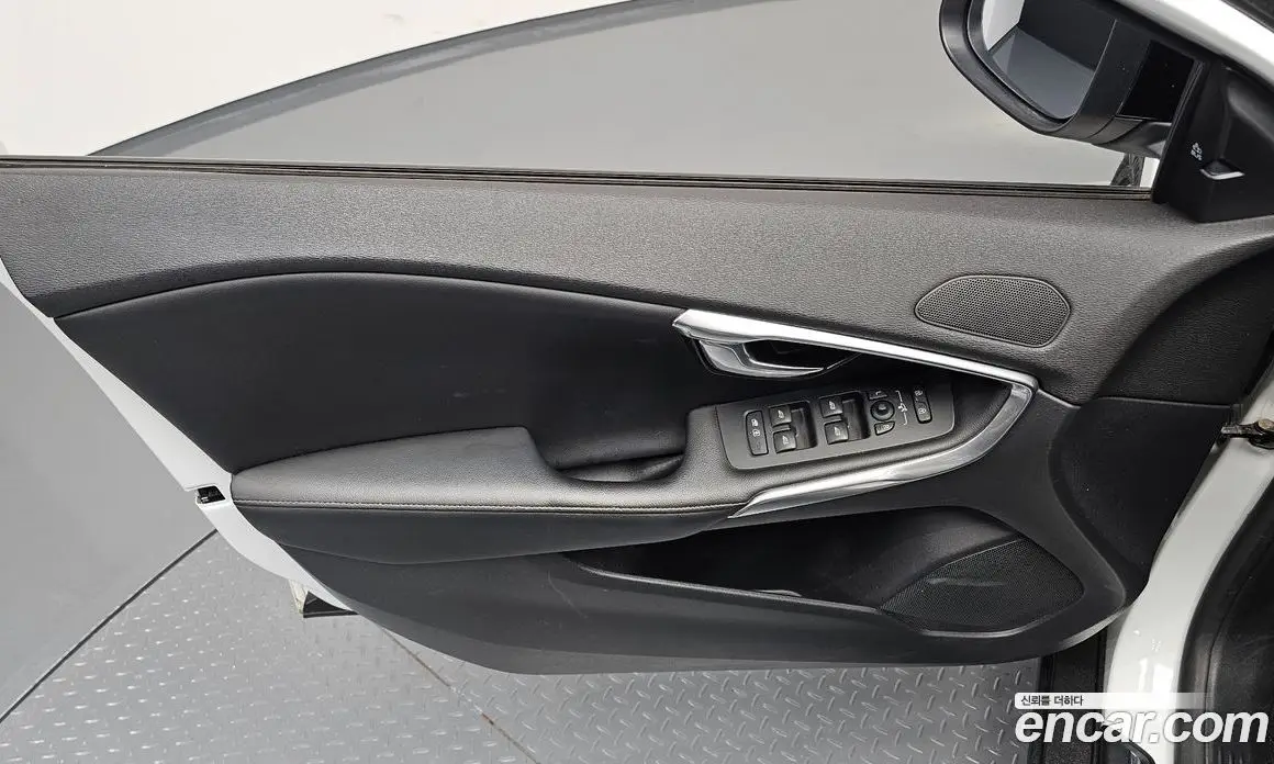 Volvo V40 2017 2.0 АКПП, фото 13
