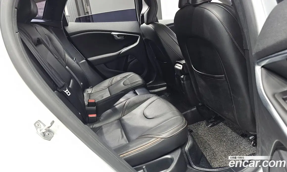 Volvo V40 2017 2.0 АКПП, фото 16