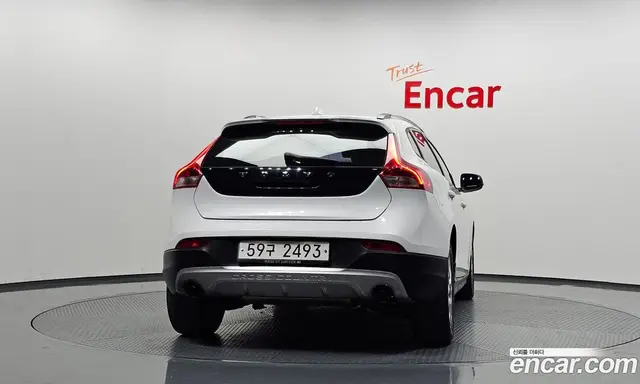 Volvo V40 2017 2.0 АКПП, миниатюра 3