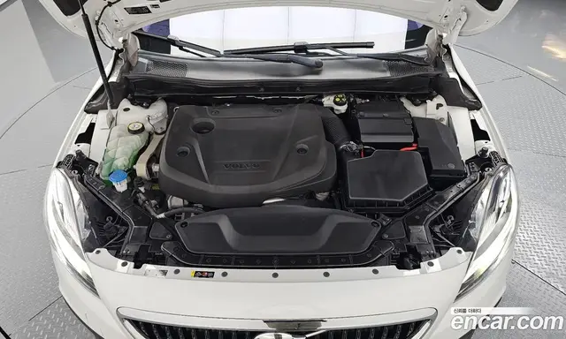 Volvo V40 2017 2.0 АКПП, миниатюра 5