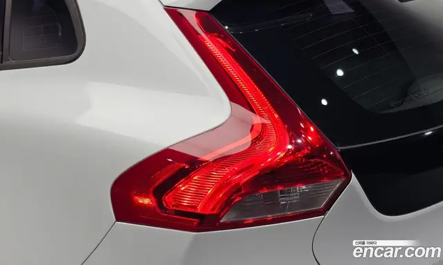 Volvo V40 2017 2.0 АКПП, миниатюра 8