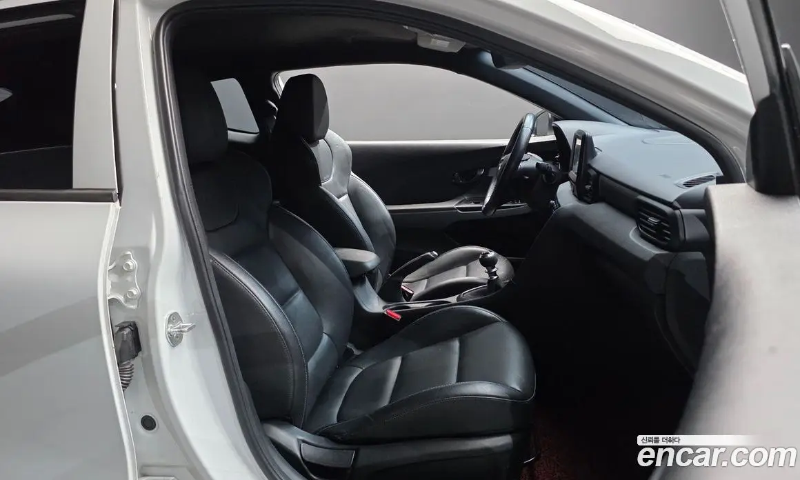 Hyundai Veloster 2019 2.0 МКПП, фото 11