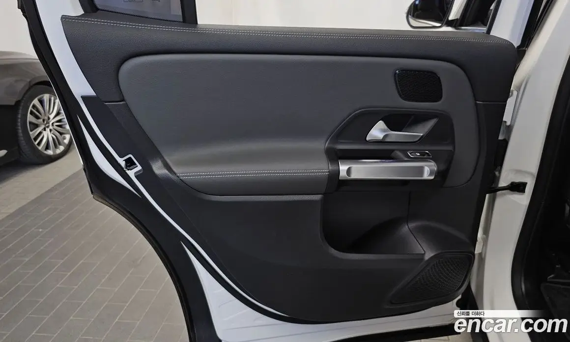 Mercedes-Benz EQB 2023 0.2 АКПП, фото 15