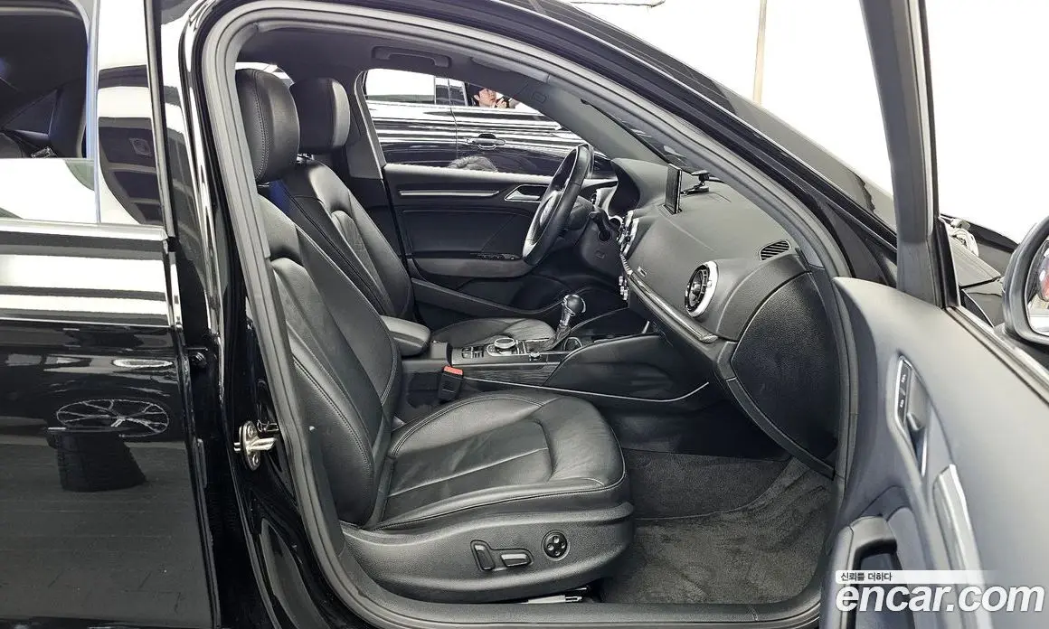 Audi A3 2018 2.0 АКПП, фото 17