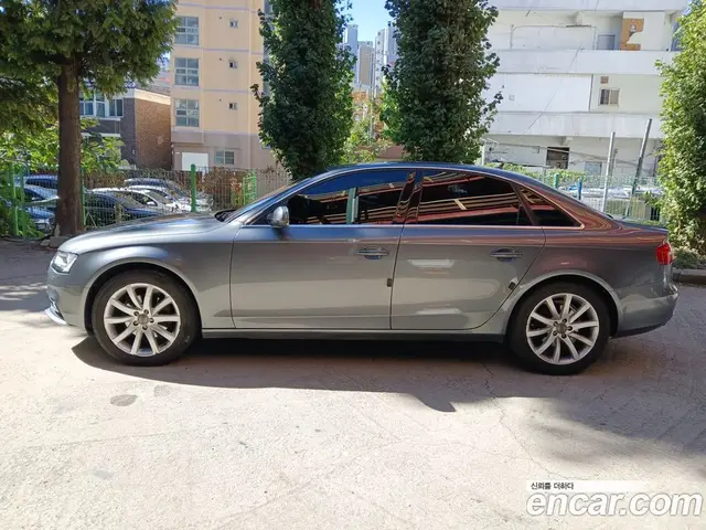 Audi A4 2013 2.0 АКПП, миниатюра 3
