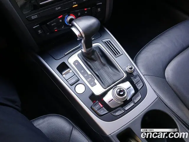 Audi A4 2013 2.0 АКПП, миниатюра 9