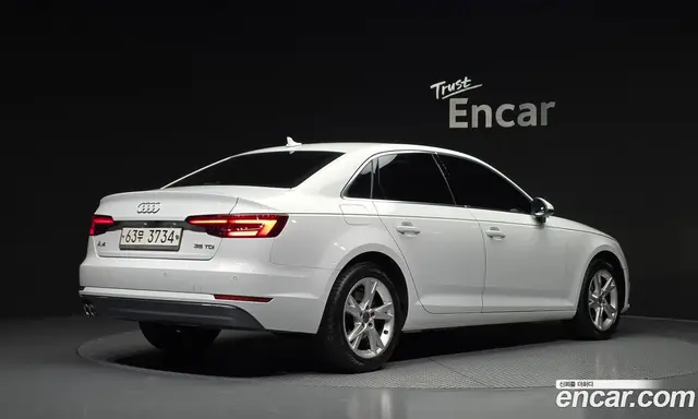 Audi A4 2018 2.0 АКПП, миниатюра 2