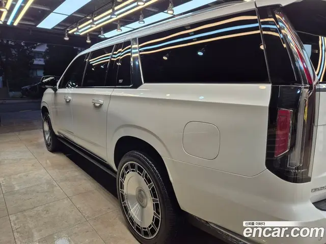 Cadillac Escalade 2022 6.2 АКПП, миниатюра 3