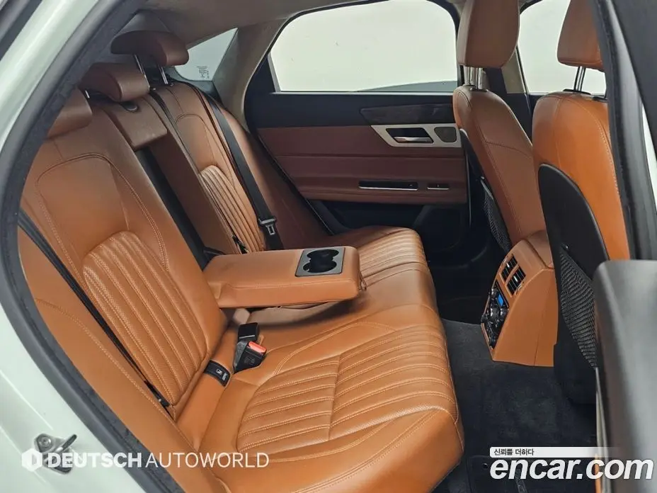 Jaguar XF 2019 2.0 АКПП, фото 12