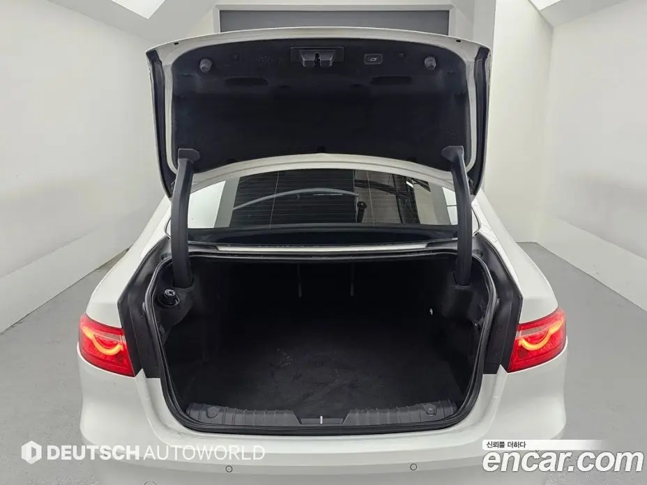 Jaguar XF 2019 2.0 АКПП, фото 19