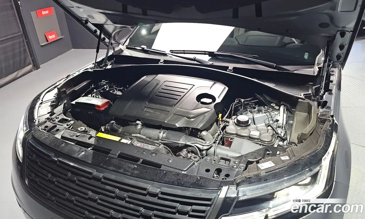 Land Rover Range Rover Velar 2025 2.0 АКПП, фото 5
