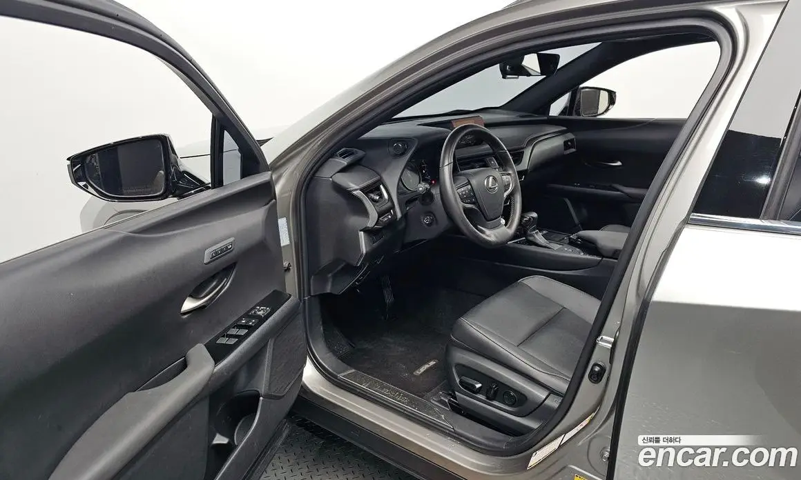 Lexus UX 2019 2.0 АКПП, фото 12 Lexus UX 2019 2.0 АКПП, фото 12