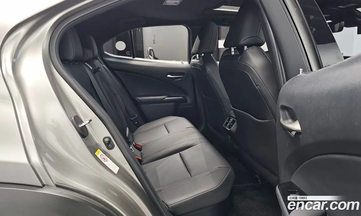 Lexus UX 2019 2.0 АКПП, фото 17 Lexus UX 2019 2.0 АКПП, фото 17