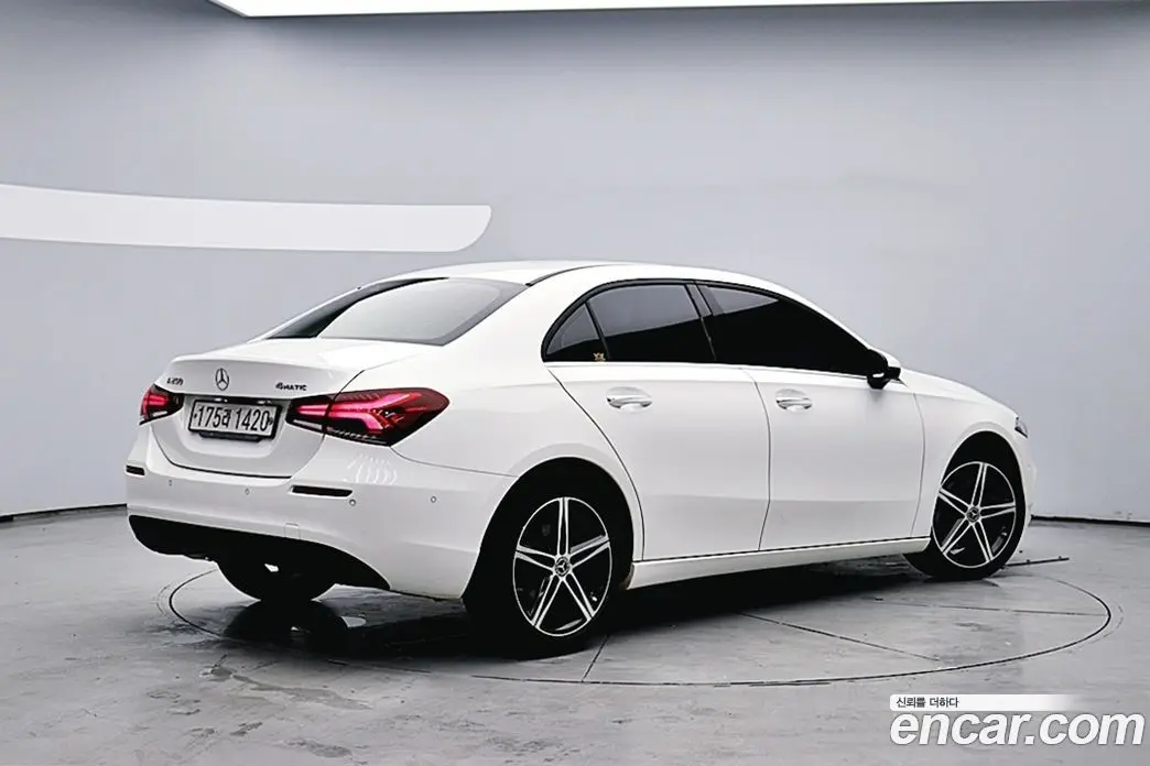 Mercedes-Benz A-Class 2020 2.0 АКПП, фото 4