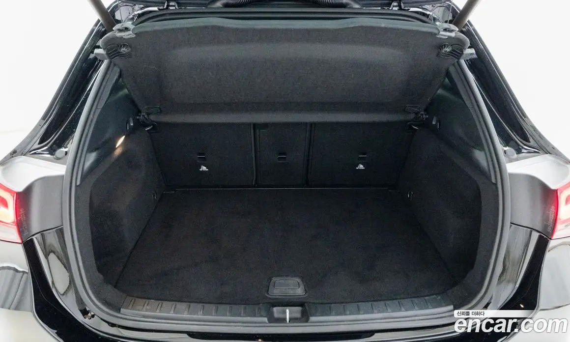 Mercedes-Benz GLA-Class 2020 2.0 АКПП, фото 11